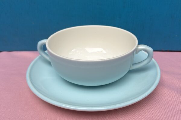 Lichtblauwe soepkop jaren 50 Villeroy en Boch