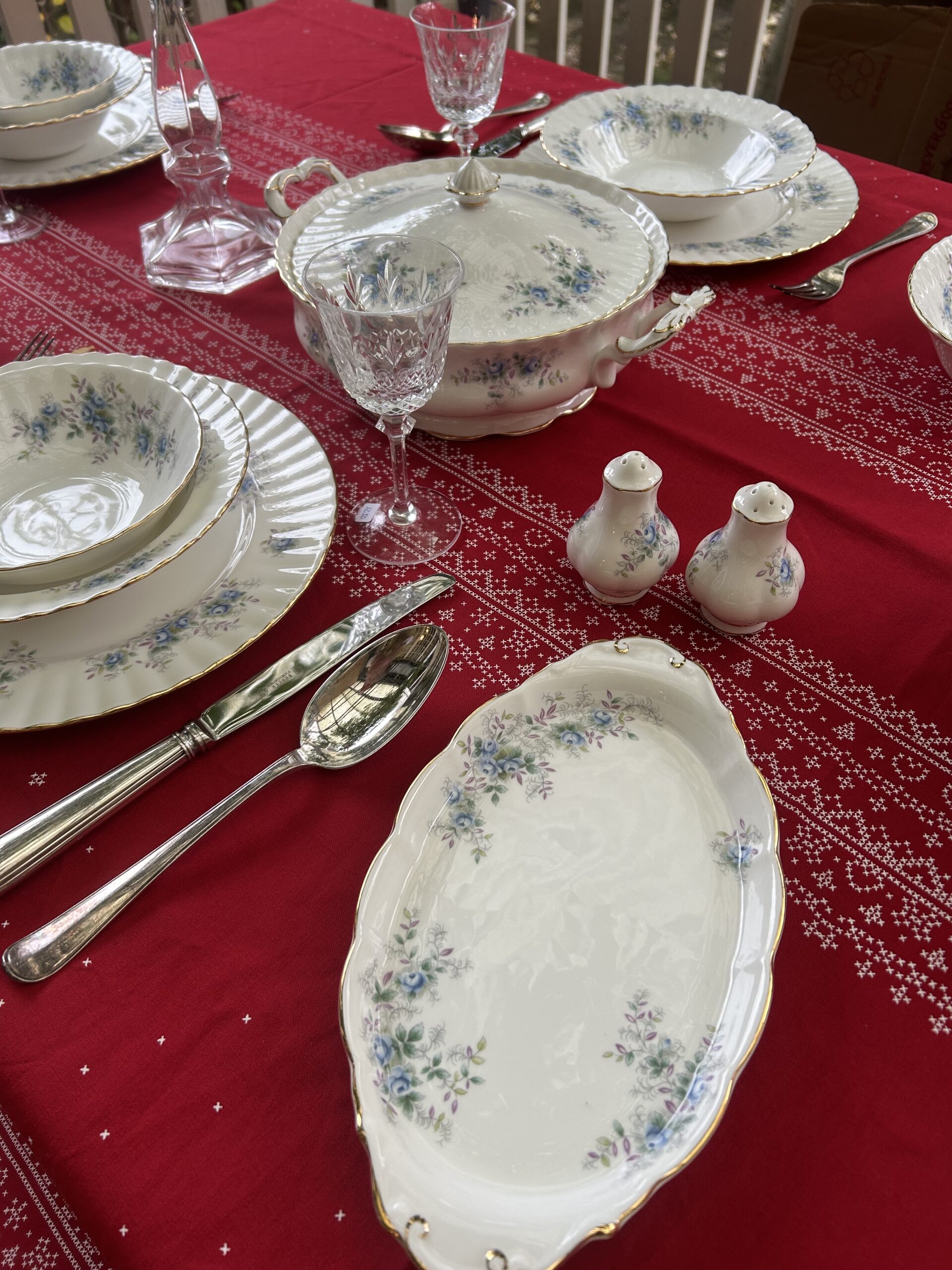 Compleet dinerservies, 6 personen Royal Albert, decor Blue Blossom 1988 - Afbeelding 2