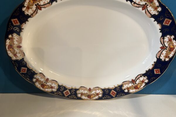 Zeer grote ovale schaal Royal Albert, decor Heirloom