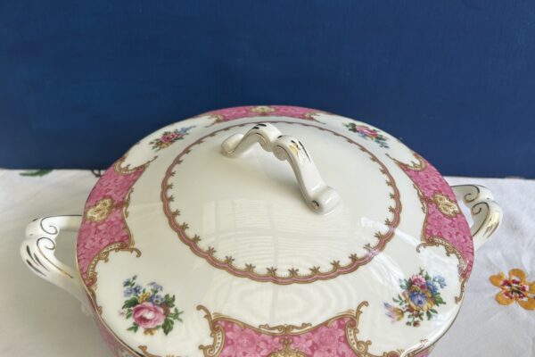 Dekschaal Royal Albert, decor Lady Carlyle