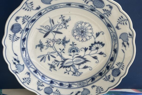 bordje decor Zwiebelmuster van Louis Regout 1895