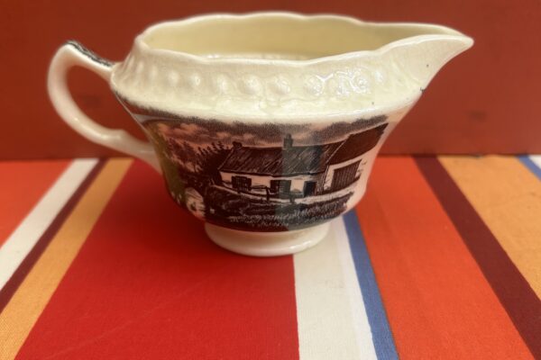 Melkkannetje Societe Ceramique zwart decor Boerenhoeve