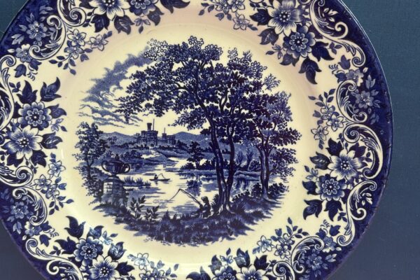Dinerbord Ironstone broadhurst, decor English scene, blauw