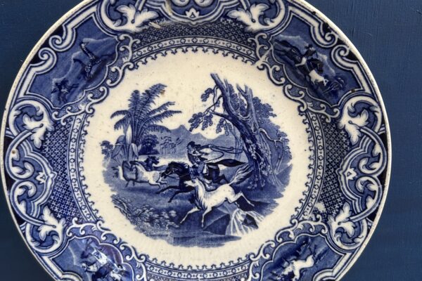 Antiek diep bord decor Lasso, Petrus Regout, blauw