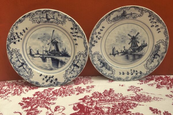 Klein bordje Delfts blauw decor met molen