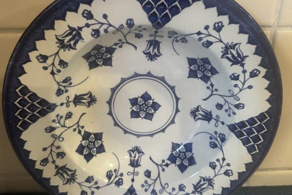 Diep bord English Ironstone decor Romance, blauw