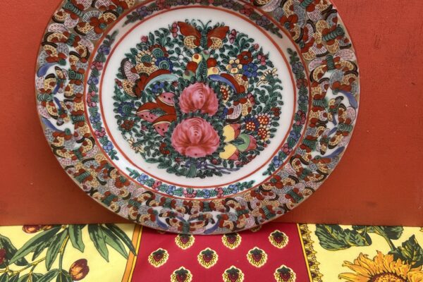 Ontbijtbord, Chinees, veelkleurig met bloemen en vlinders