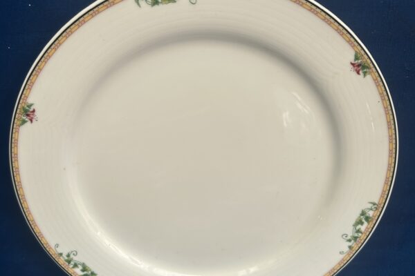Zeer groot bord Villeroy en Boch, decor Adriana