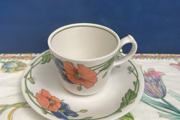 Grote chocolade kop met schotel Villeroy en Boch, decor Amapola