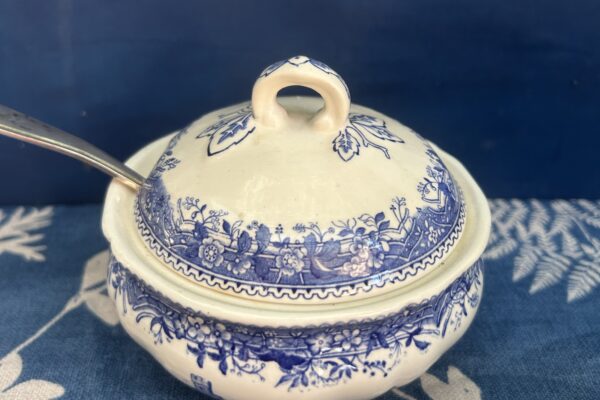 Jampotje met uitsparing voor de lepel Villeroy en Boch, decor Rusticana blauw