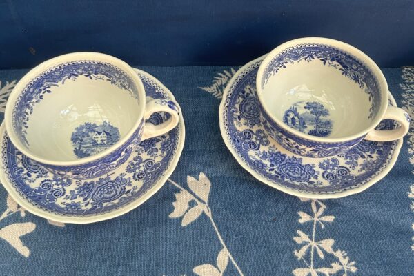 Theekop en schotel Villeroy en Boch, decor Burgerland blauw