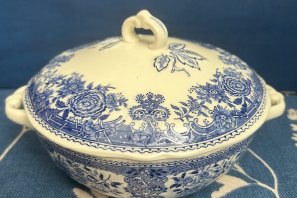 Klein dekschaaltje Villeroy en Boch, decor Burgerland blauw
