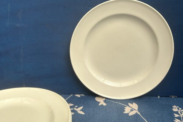 Ontbijtbord decor Petrus Regout, offwhite
