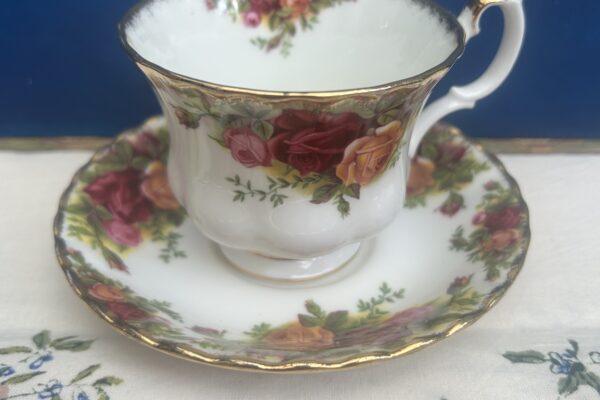 Herenkopje Royal Albert, Old Country roses