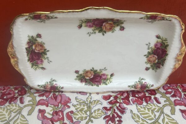 Cakeschaal Royal Albert, decor Old Country roses