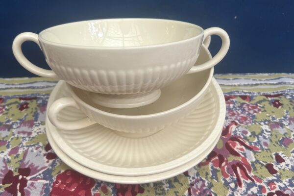Soepkop met schotel Wedgwood, decor Edme