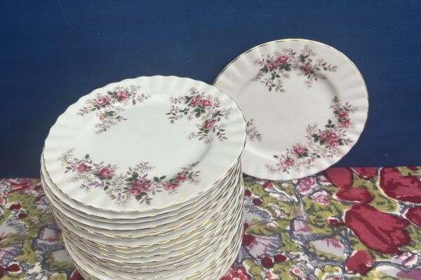Gebaksbordje Royal Albert, decor Lavender rose
