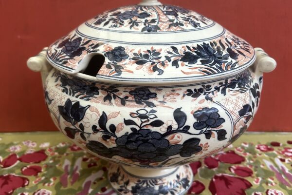 Soepterrine op voet wedgwood decor Ningpo 1860-1880