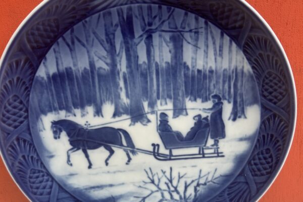 Kerstbordje Royal Copenhagen, 1984 Bjaeldeklang