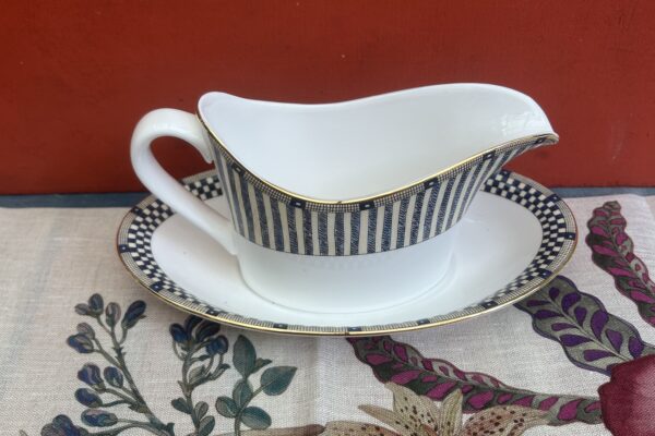Sauskom met onderschotel wedgwood decor Samurai